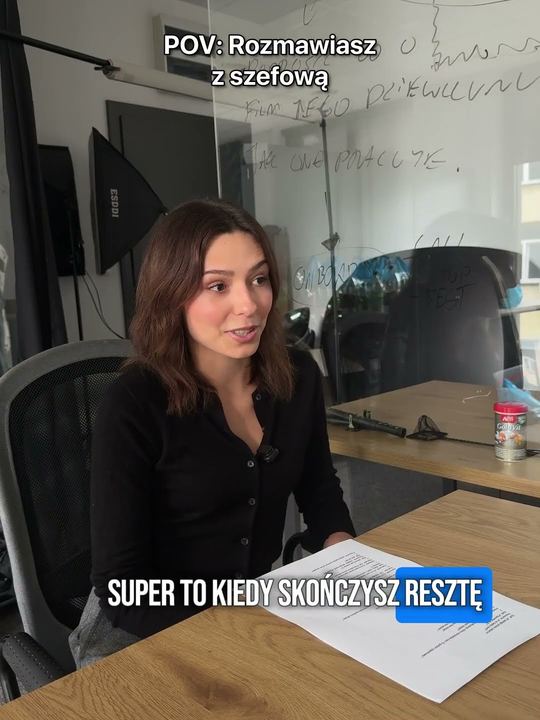 Okładka rolki: Zwykła rozmowa z szefową…